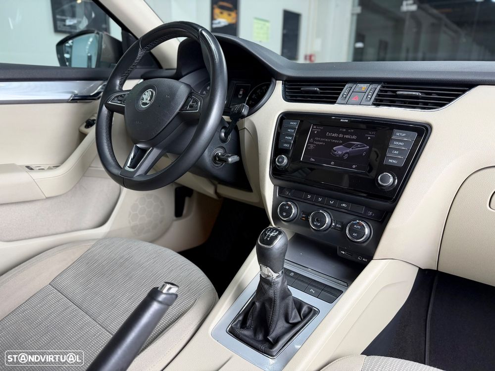 Skoda Octavia 1.6 TDI Sportline - 23