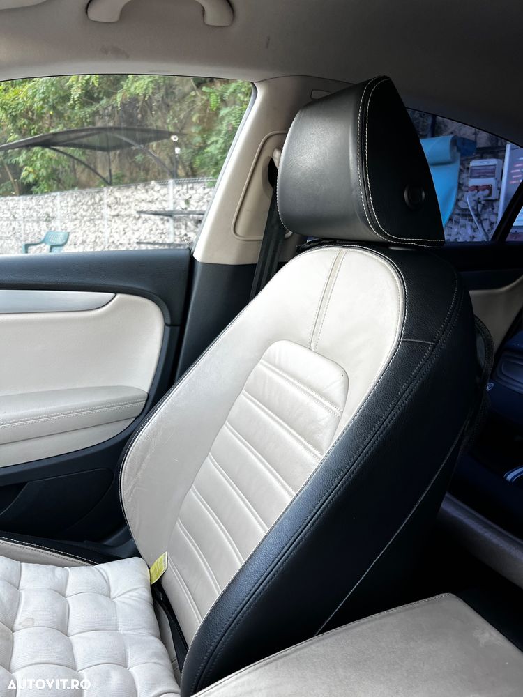 Volkswagen Passat CC 2.0 TDI DPF - 13