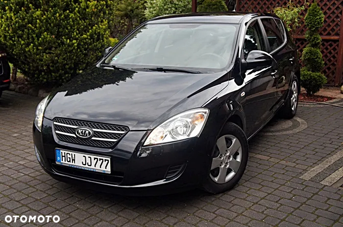 Kia Ceed - 9