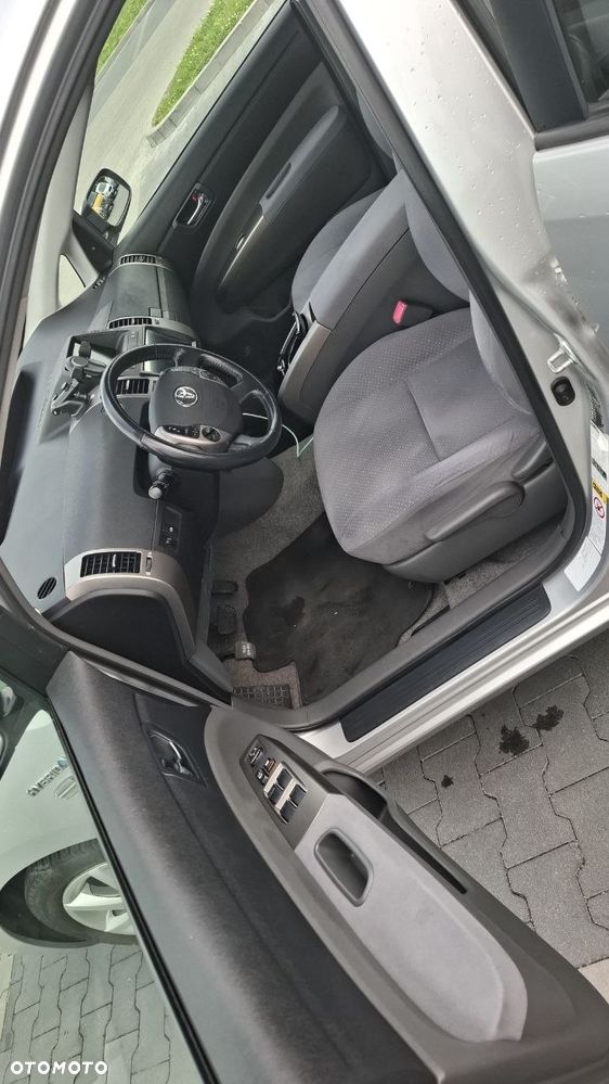 Toyota Prius 1.5 VVT-i Sol - 10