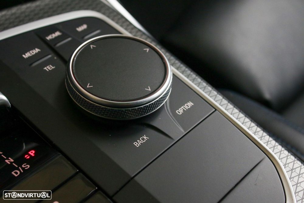 BMW 330 e Pack Desportivo M Auto - 40