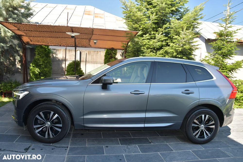 Volvo XC 60 B4 MHEV AT8 AWD Momentum Pro - 15