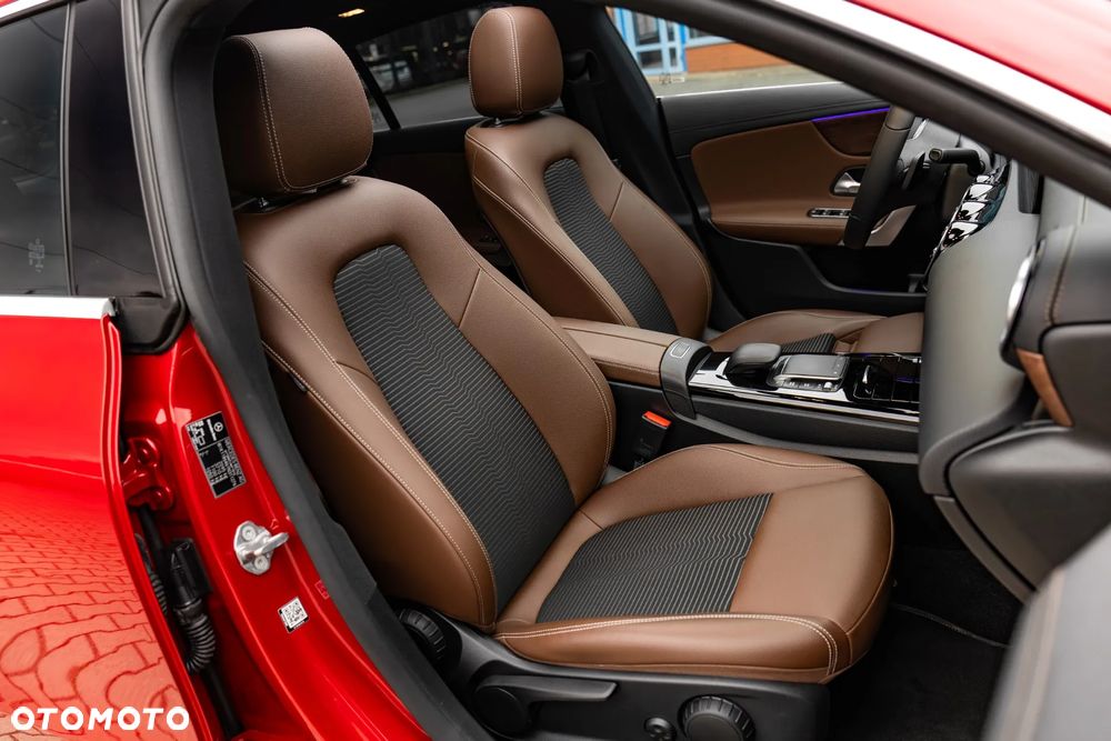 Mercedes-Benz CLA 250 Progressive 7G-DCT - 30
