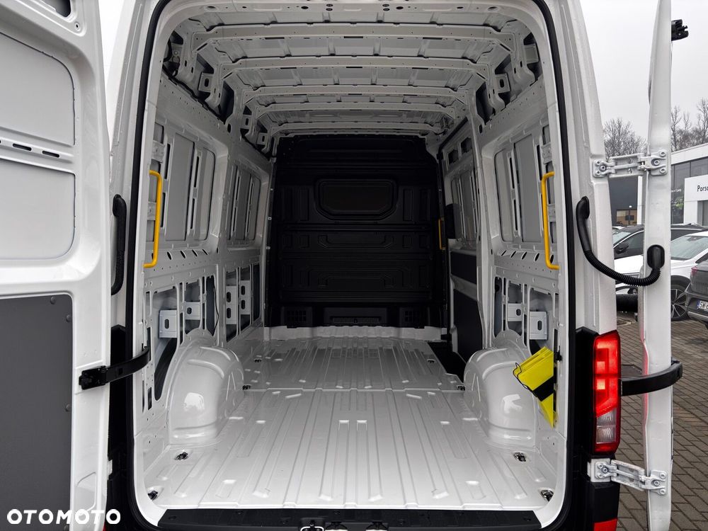 Volkswagen Crafter 2.0 TDI 177 KM L3H3 8-automat - 11