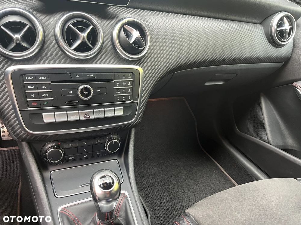Mercedes-Benz Klasa A 160 AMG Line - 34