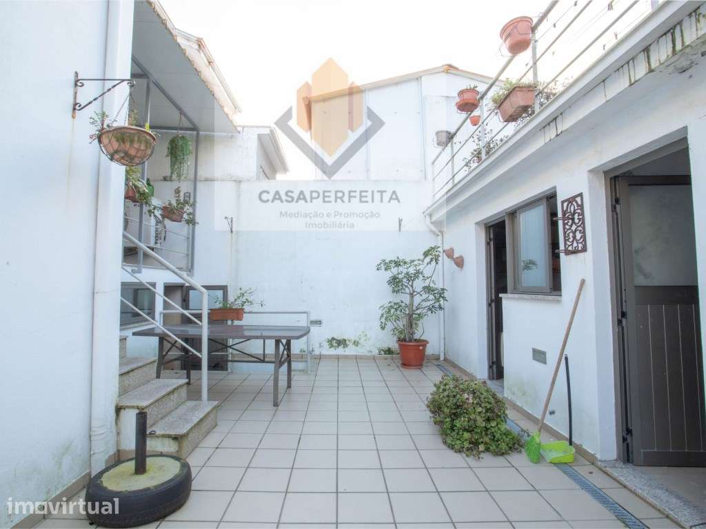 Moradia T3 + Escritório com Espaço Exterior - Mafamude - Junto a Sa... - Grande imagem: 2/40