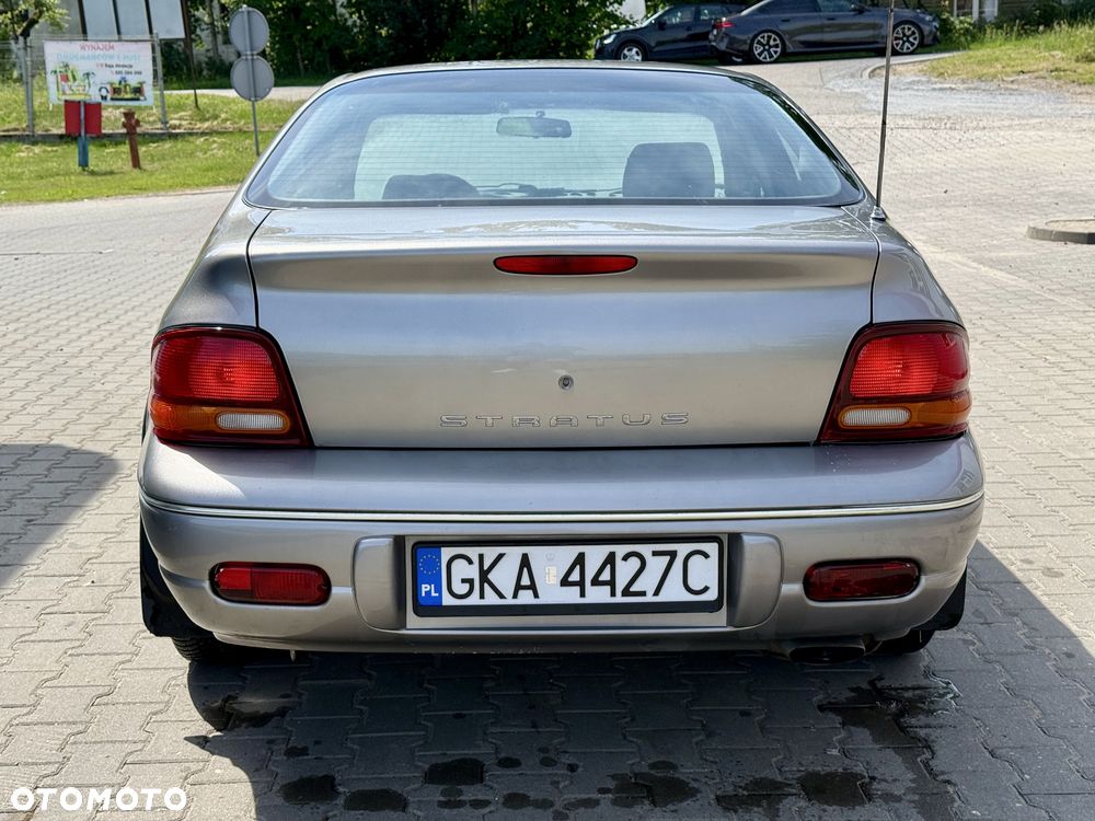 Chrysler Stratus - 3