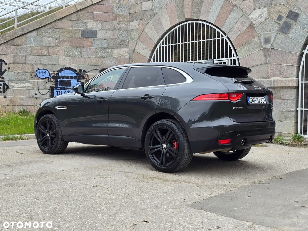 Jaguar F-Pace 30t AWD Prestige - 2