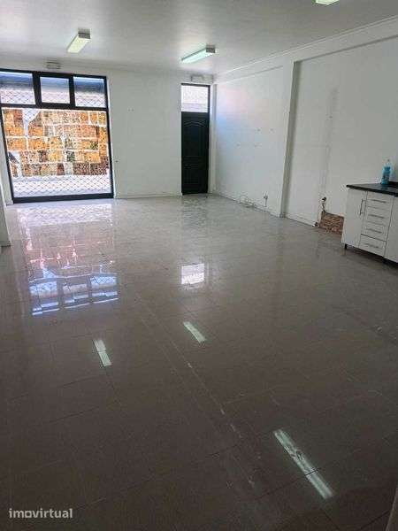 Apartamento t2 à venda na Rua Vaz Monteiro - Grande imagem: 5/6