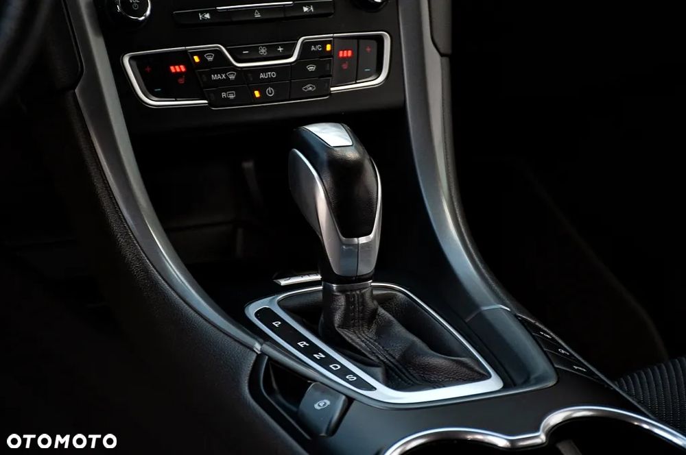 Ford Mondeo 2.0 TDCi Start-Stopp PowerShift-Aut Titanium - 32