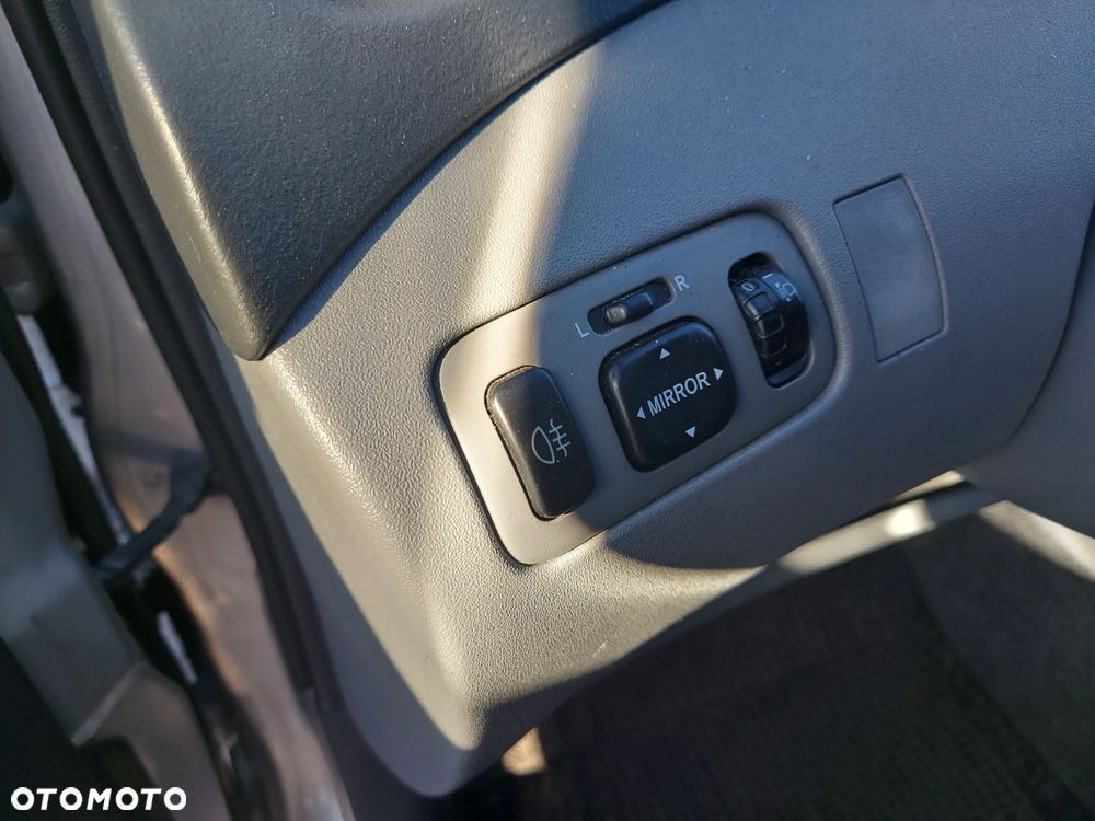 Toyota Yaris 1.0 Luna - 11