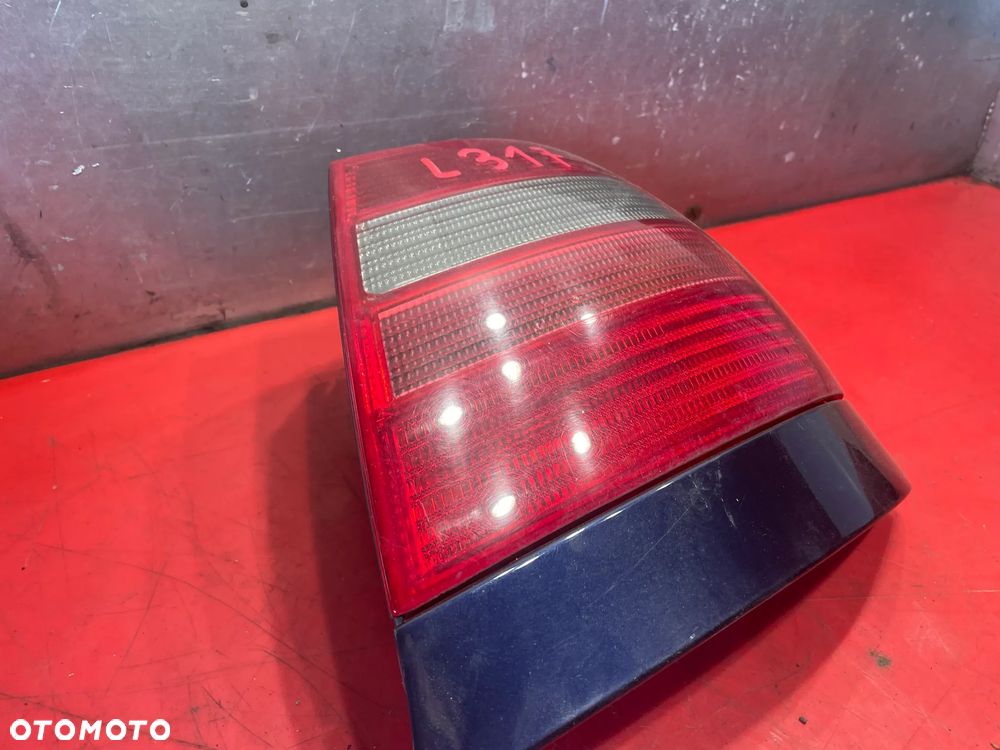 LAMPA PRAWY TYŁ AUDI A4 B5 - 3