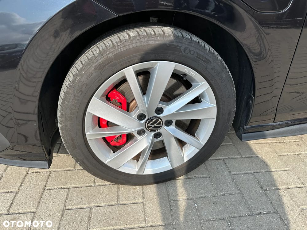 Volkswagen Golf - 32