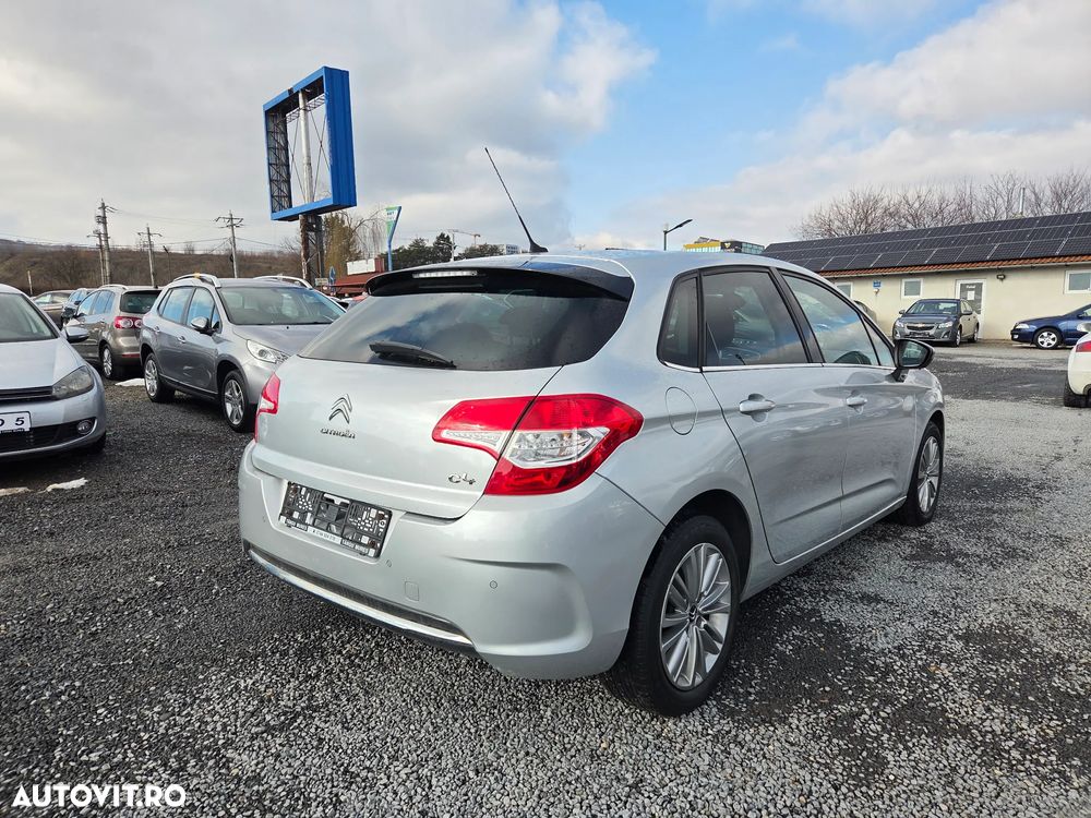 Citroën C4 1.6 16V Confort - 6