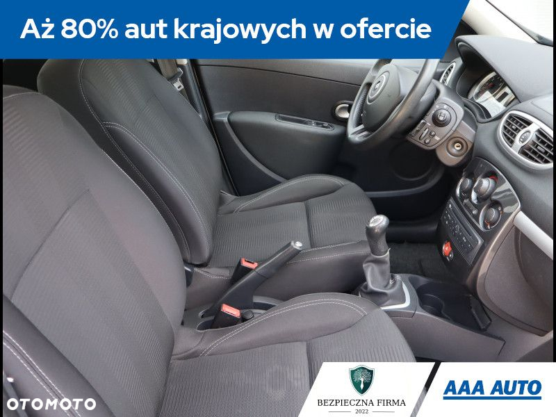 Renault Clio - 10