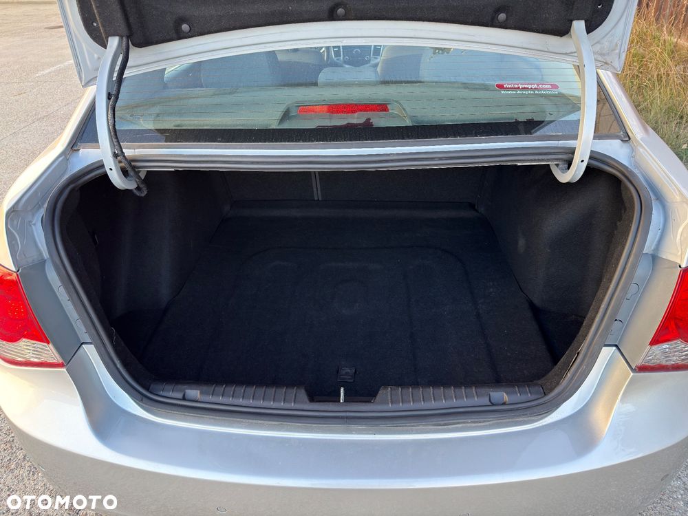Chevrolet Cruze 1.8 LS - 13