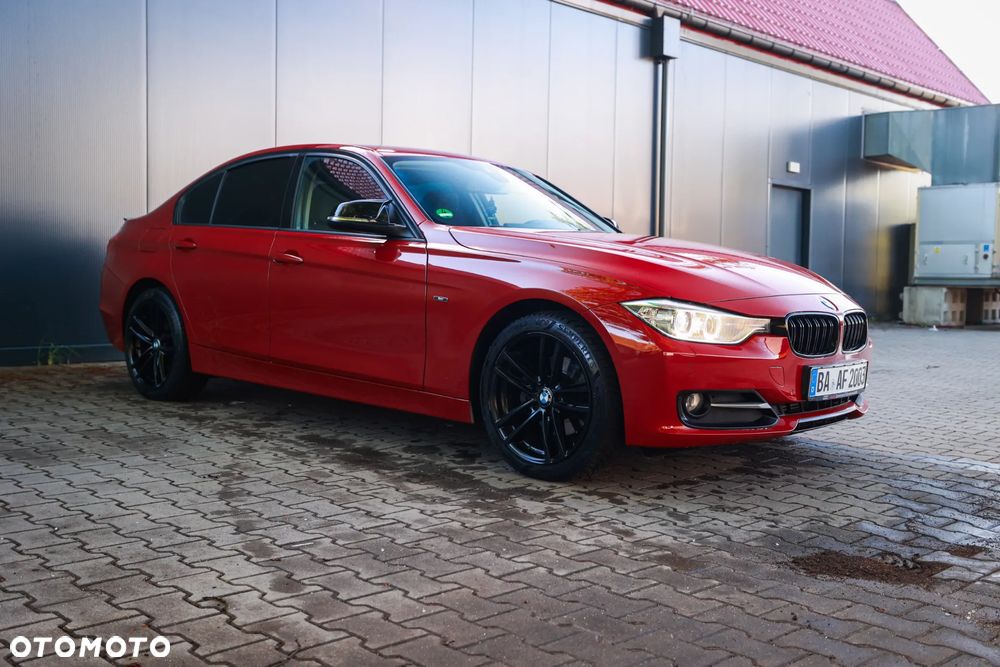 BMW Seria 3 320d DPF Edition Sport - 13