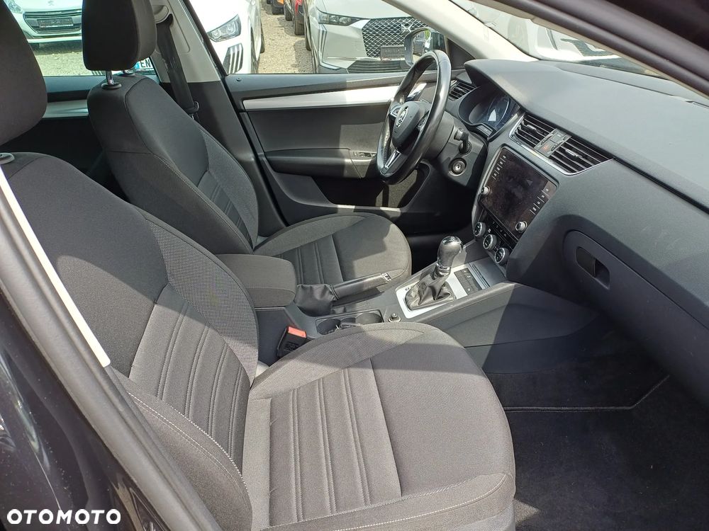 Skoda Octavia 1.6 TDI DSG Clever - 11