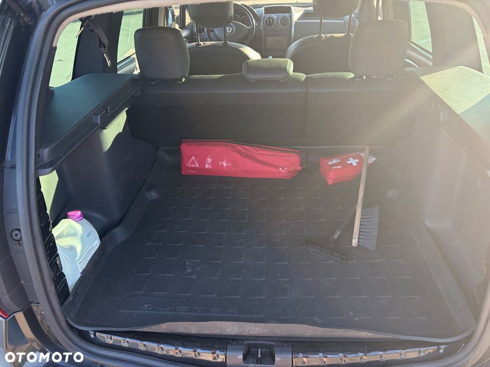 Dacia Duster 1.6 Laureate 4x4 - 13