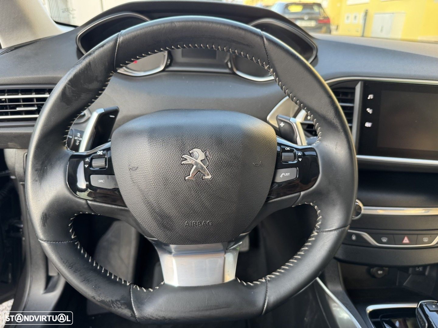 Peugeot 308 1.2 PureTech Allure EAT8 - 19