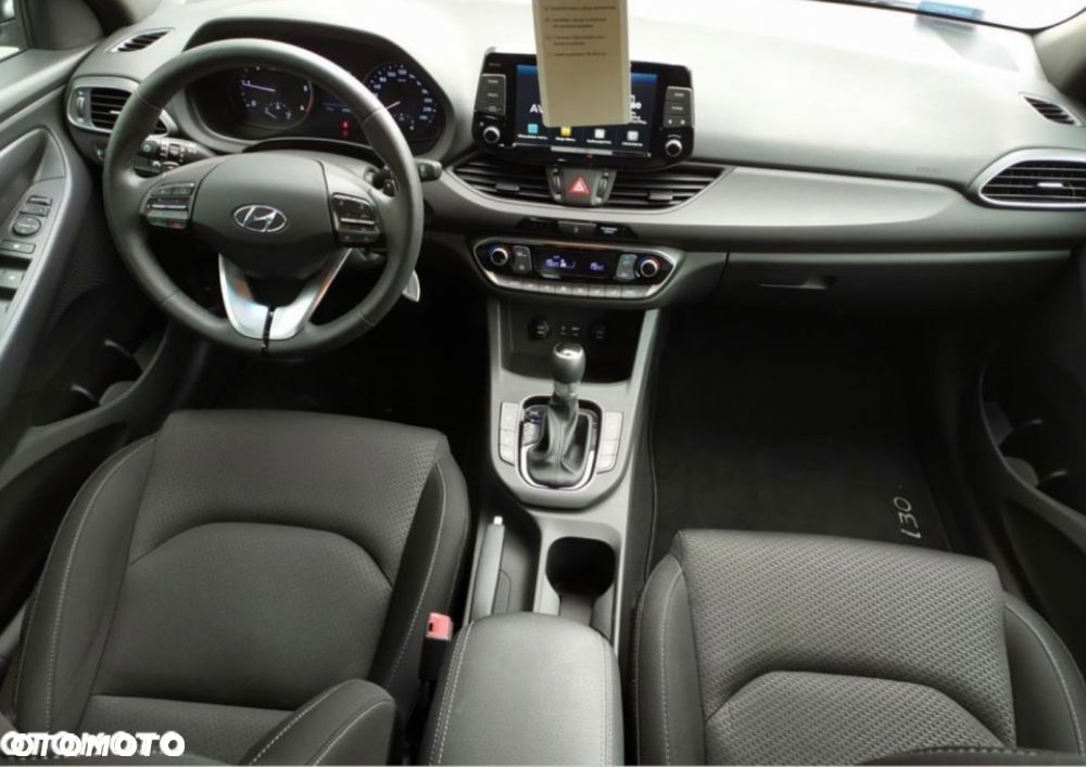 Hyundai i30 1.6 D Comfort DCT - 4
