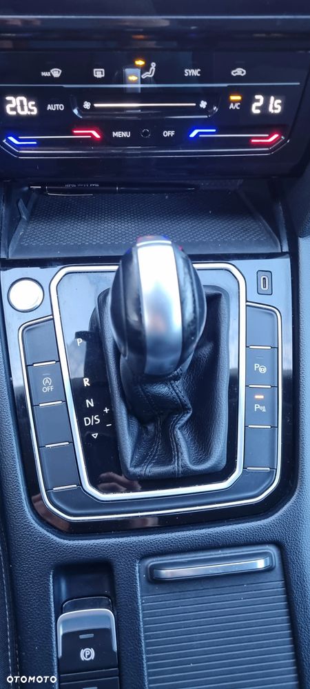 Volkswagen Passat - 16