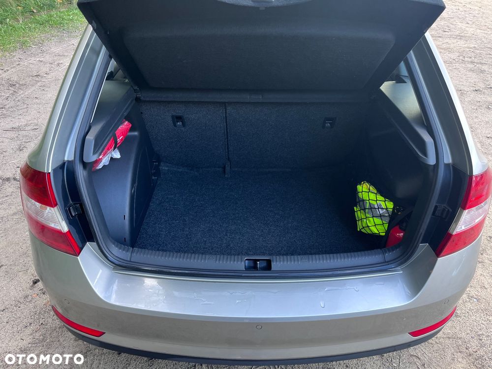 Skoda RAPID Spb 1.2 TSI Active - 12