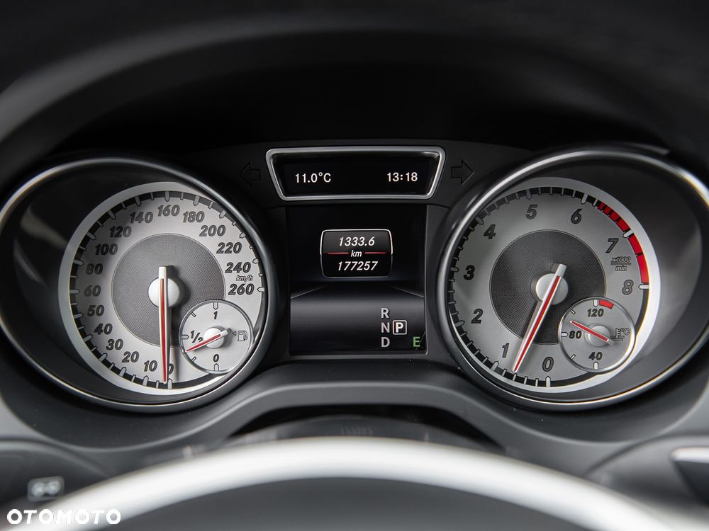 Mercedes-Benz CLA - 24