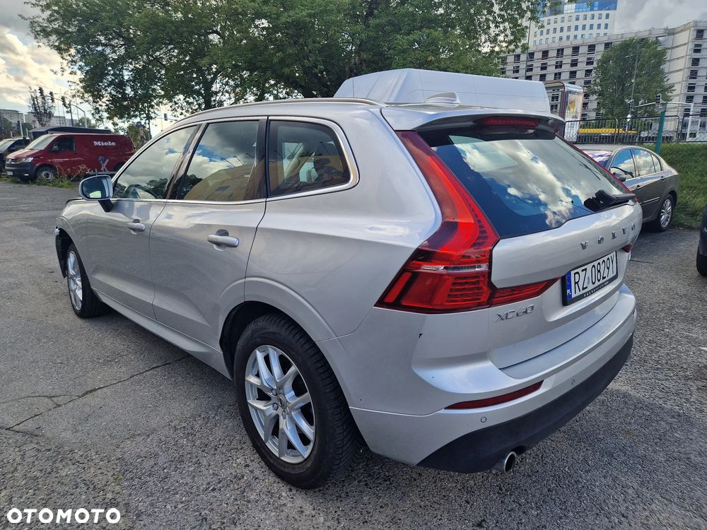 Volvo XC 60 B5 B AWD Momentum Pro - 2