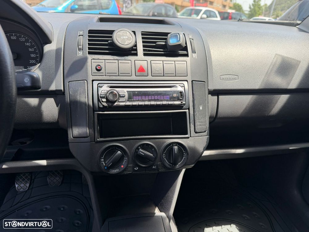 VW Polo 1.2 Trendline - 17