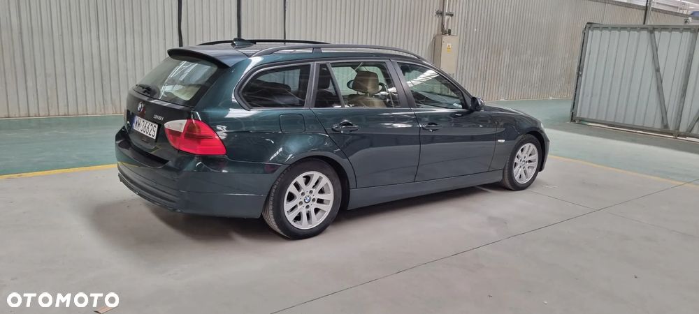 BMW Seria 3 318i - 6