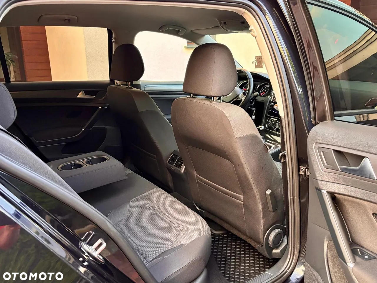 Volkswagen Golf VII 1.6 TDI BMT Comfortline - 11