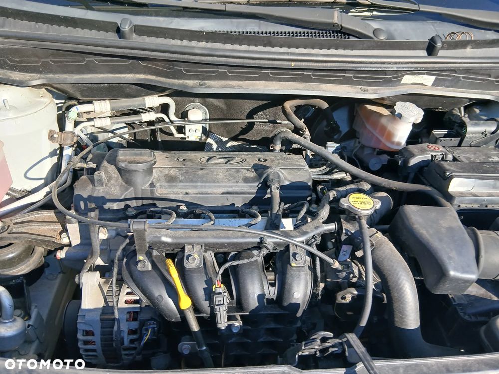 Hyundai I20 08- 1.2 B G4la SIlnik skrzynia  drzwi zderzak maska błotnik klapa  lakier FG - 16