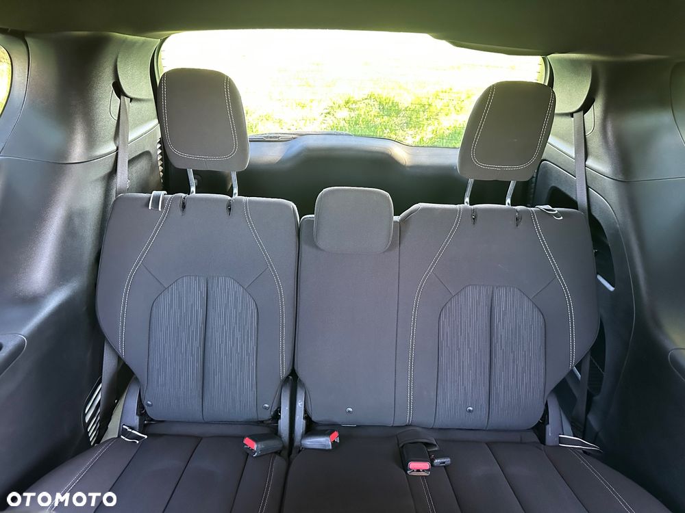 Chrysler Pacifica - 20