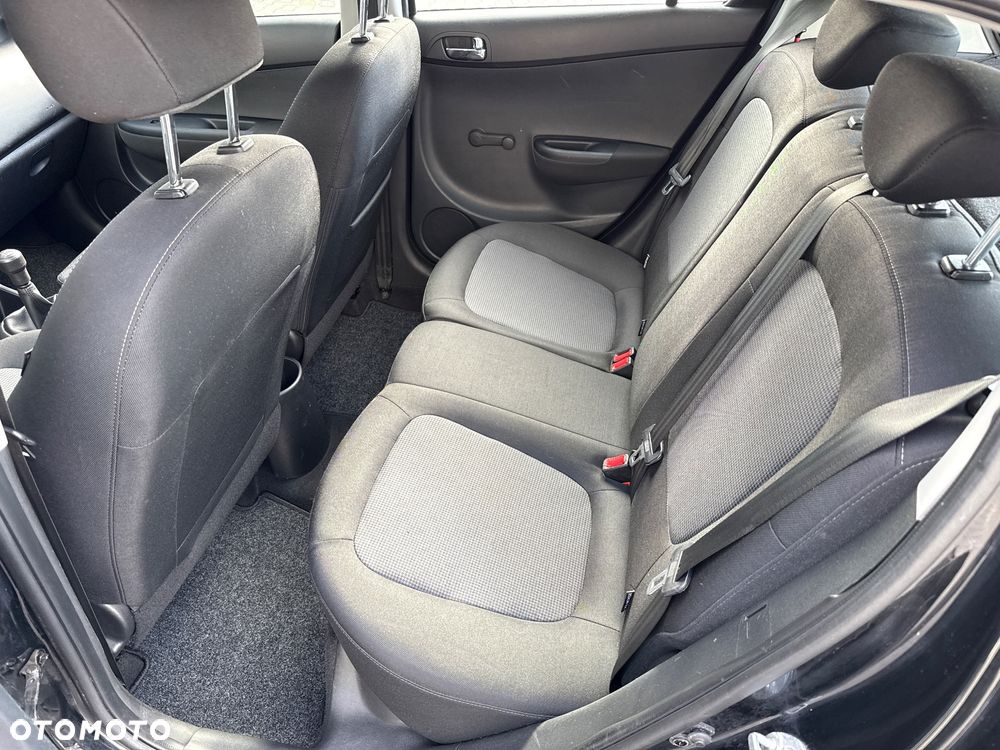 Hyundai i20 1.2 Trend - 21