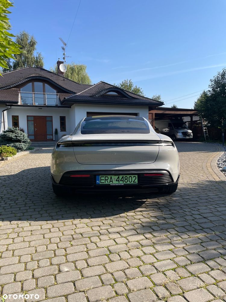 Porsche Taycan Turbo - 4