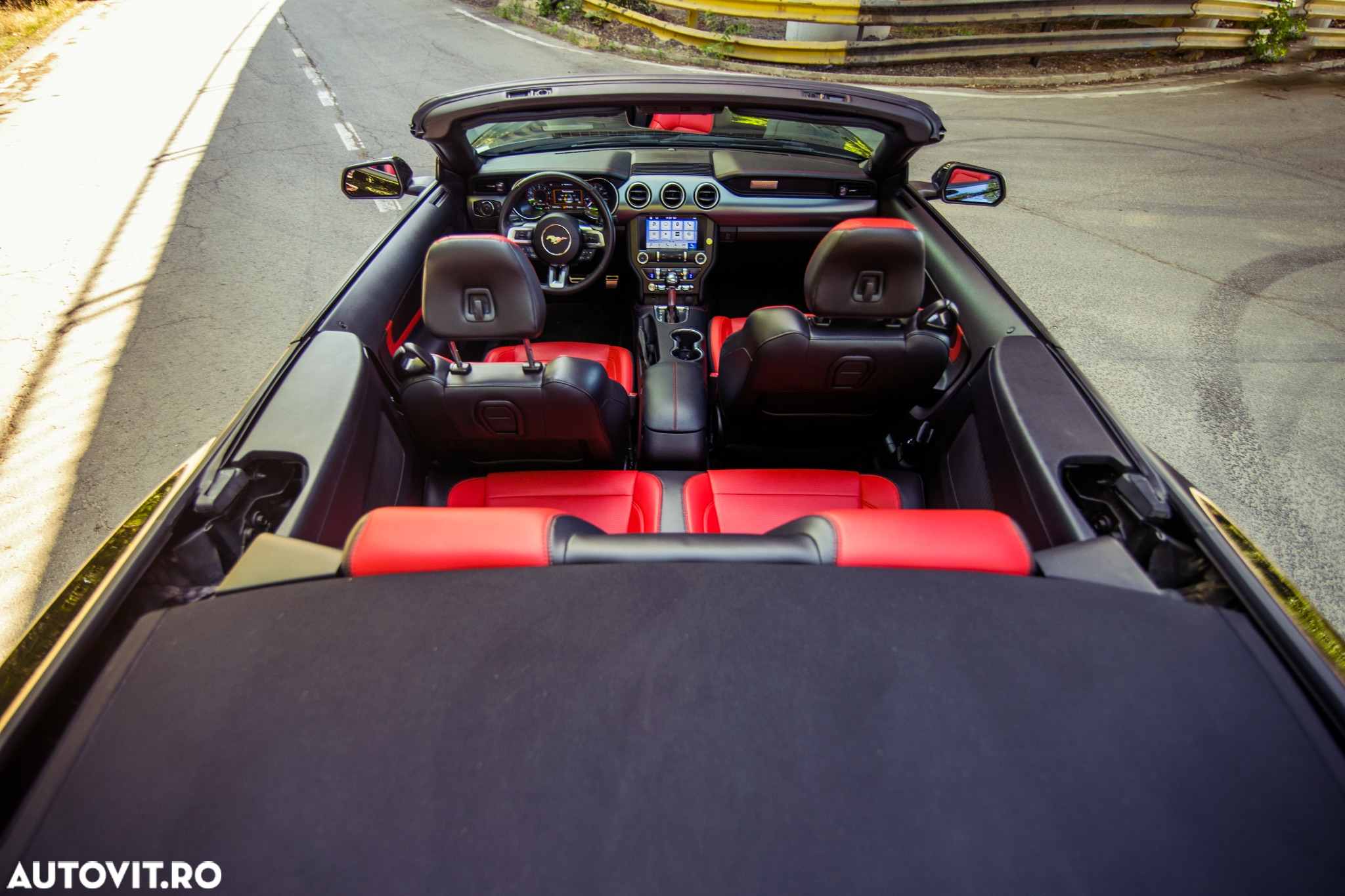 Ford Mustang Cabrio 2.3 Eco Boost - 29
