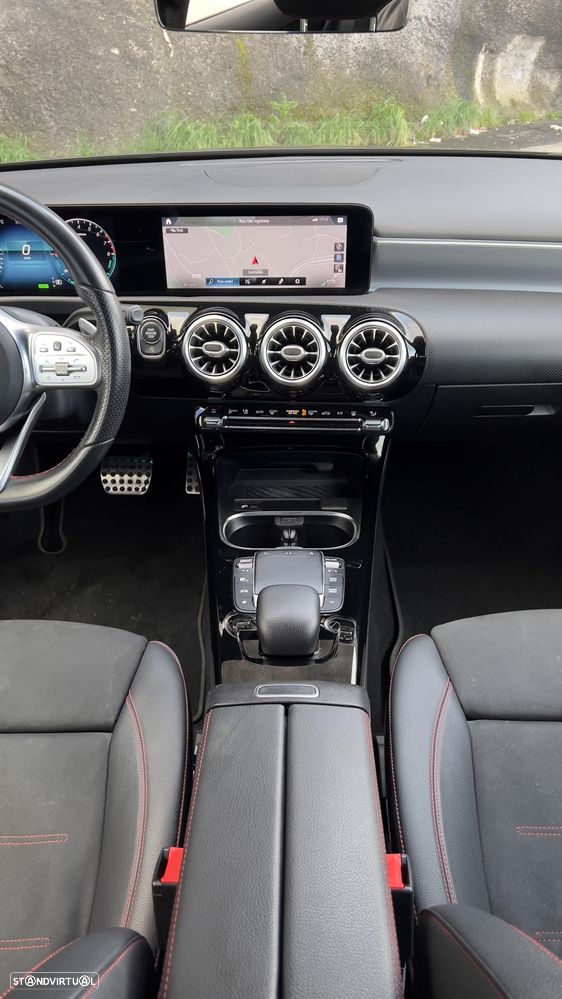 Mercedes-Benz A 250 Limousine - 13