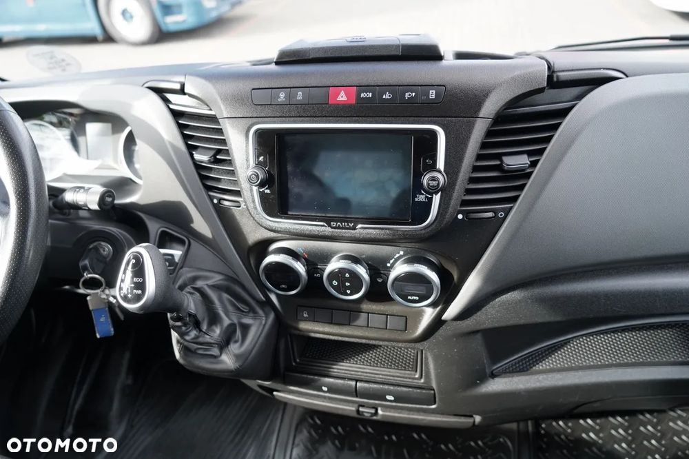 Iveco DAILY 35-180 / KONTENER / AUTOMAT HI-MATIC  / BLIŹNIAK / 2022 / SPROWADZONY - 29