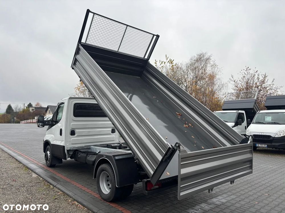 Iveco DAILY 65C15,65C17,65C18,70C15,70C17,70C18,72C15,72C17,72C18 - 19