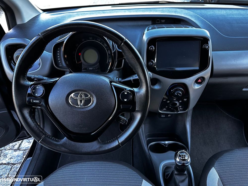 Toyota Aygo 1.0 X-Clusiv Black - 17