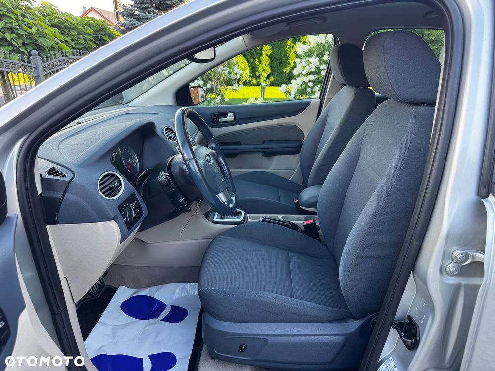 Ford Focus 2.0 16V Sport - 28