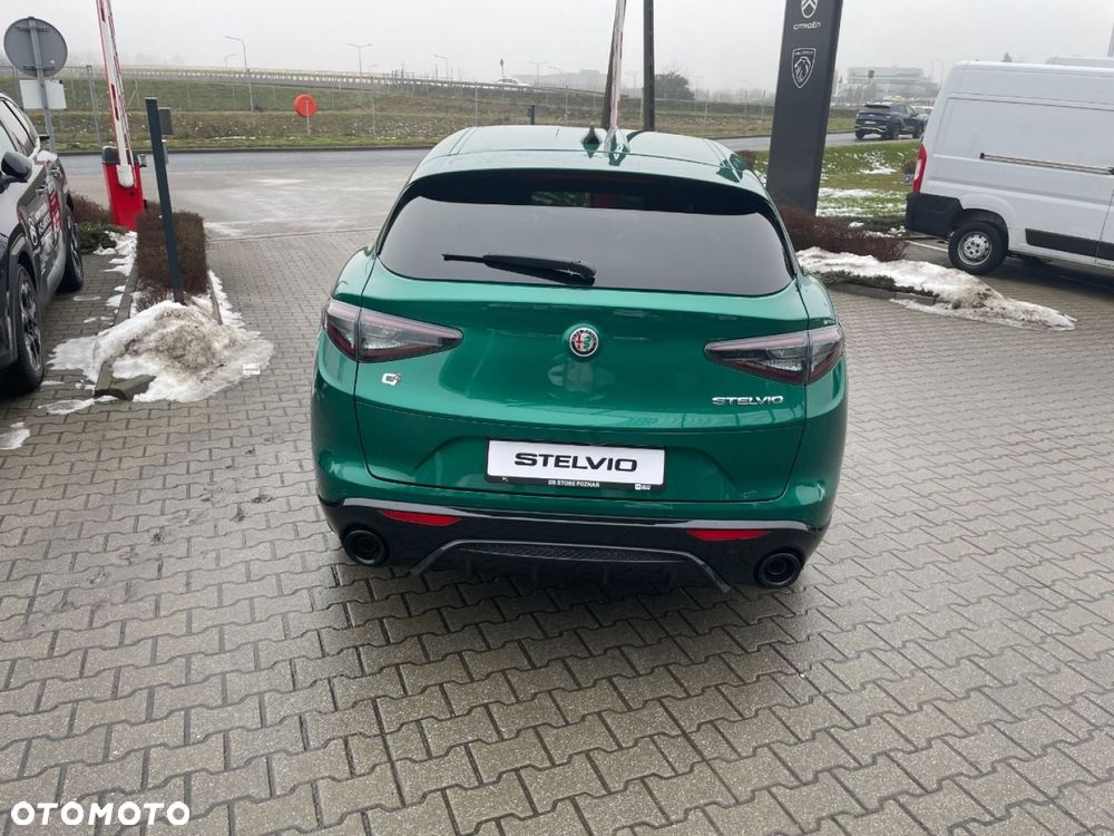Alfa Romeo Stelvio - 7