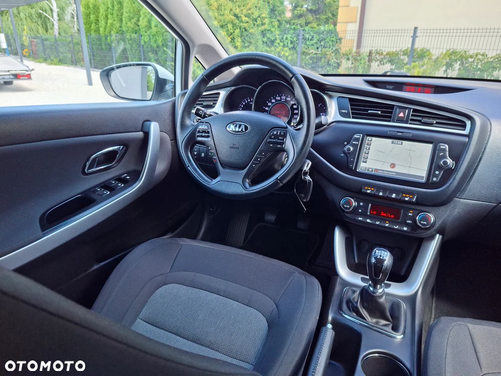 Kia Ceed 1.4 CVVT ISG Dream Team Edition - 34