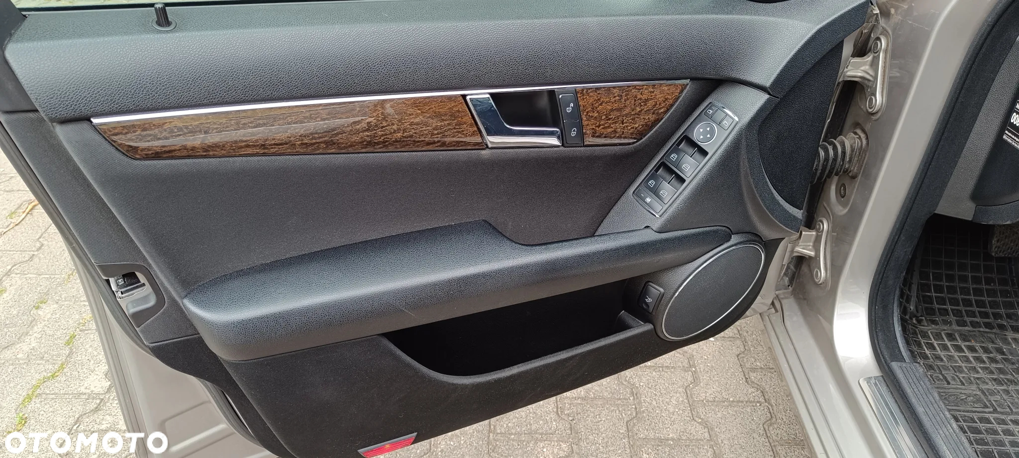 Mercedes-Benz Klasa C 200 T CGI Automatik BlueEFFICIENCY Elegance - 6