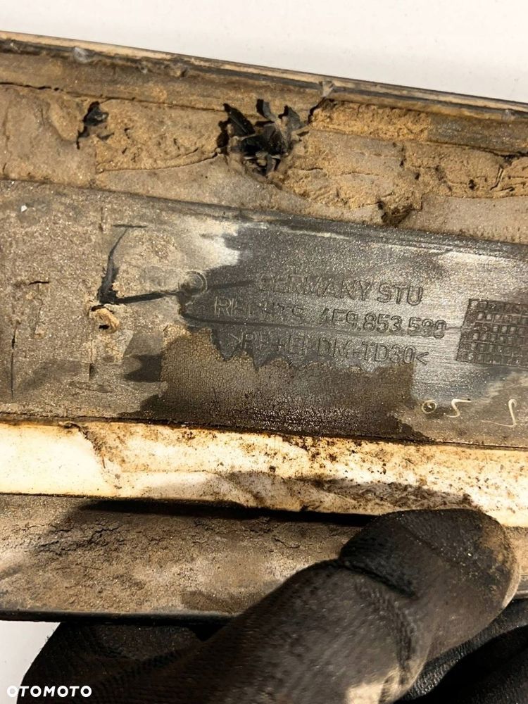 4F9 853 580 Nakładka na błotnik przedni Audi A6 Allroad C6 2010 PRZÓD KOMP. - 2