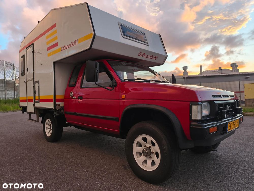 Nissan Pickup - 3
