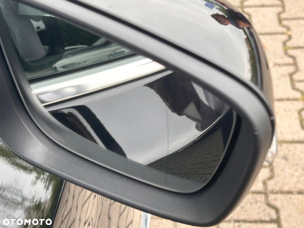 BMW Seria 5 520d xDrive MHEV - 8