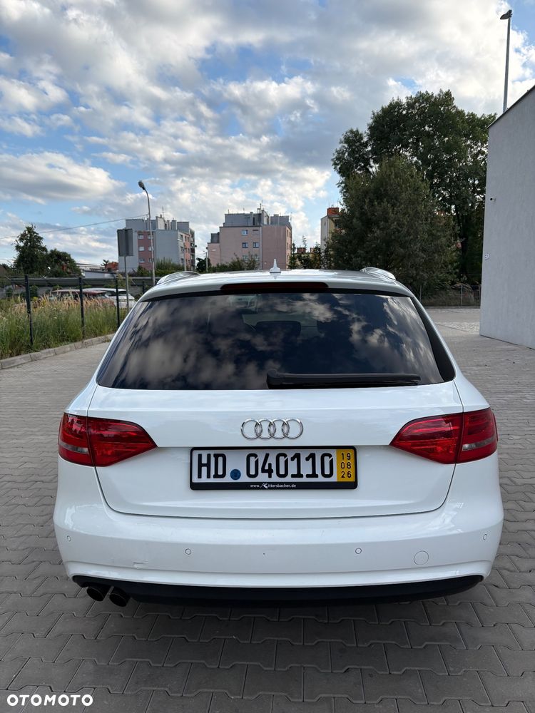 Audi A4 Avant 2.0 TDI DPF Attraction - 4