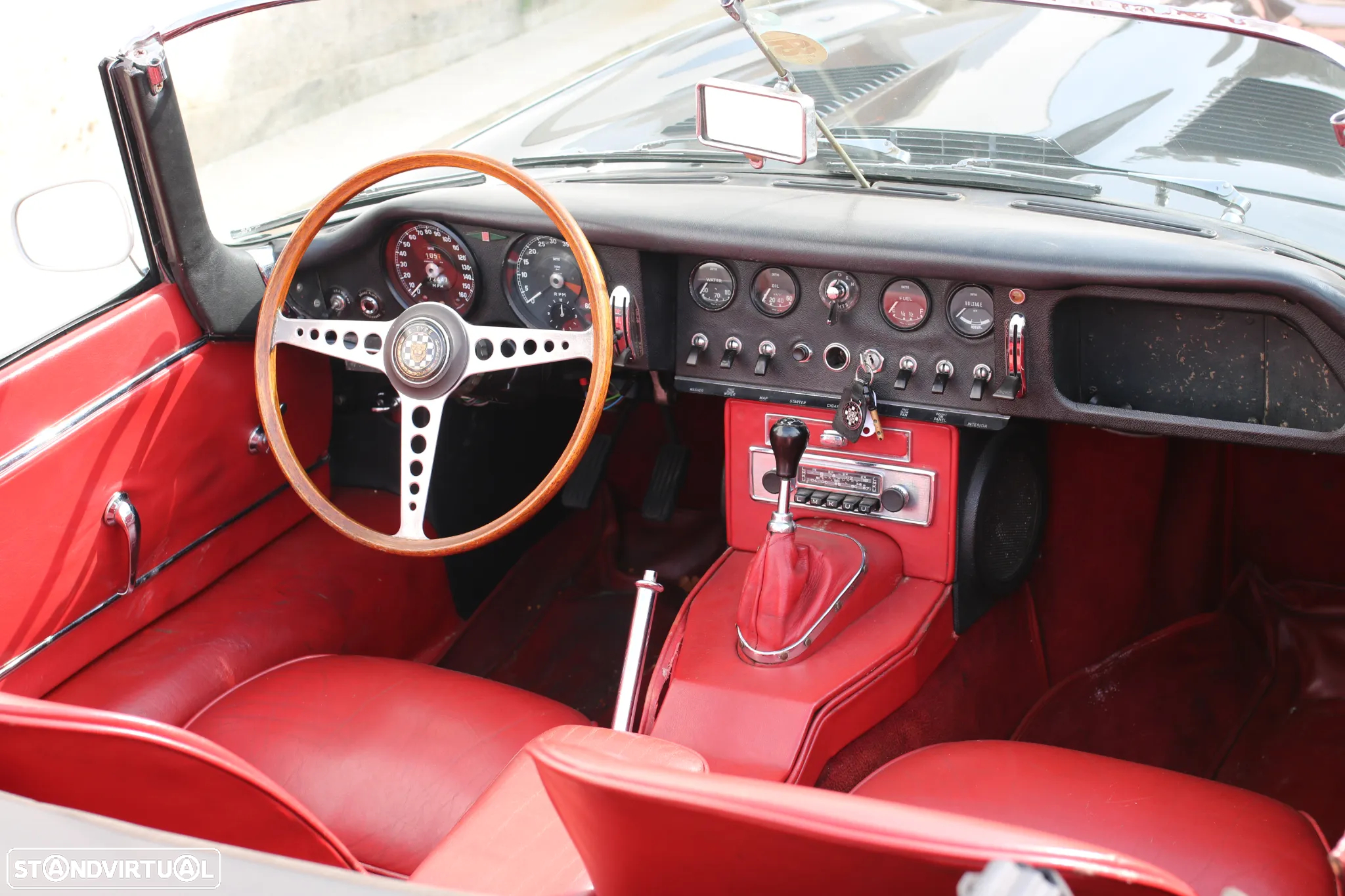 Jaguar E-Type - 11